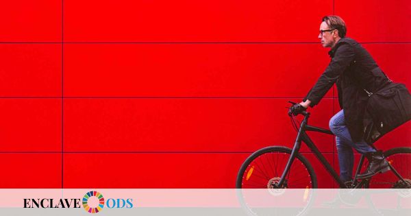 Las 'eBikes' se lanzan a la conquista de la ciudad: "Es imperdonable que no haya un carril bici en la Castellana" – EL ESPAÑOL