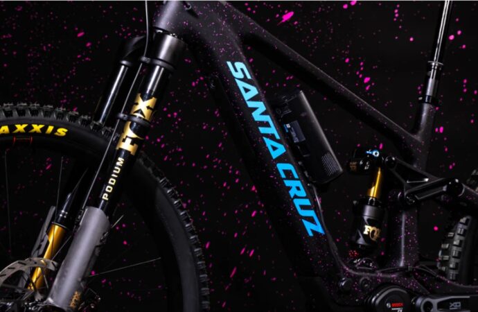 Santa Cruz Bullit Podium ¡Menos de 100 unidades con un montaje muy especial!
