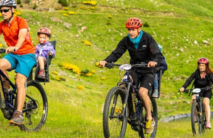 ▷ Rutas guiadas en E-Bike en Boí Taüll – Excursiones en bici a La Vall de Boí con niños – www.escapadaambnens.com