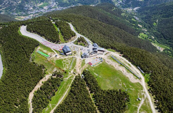 Nuevo Bike World en Pal Arinsal y 105 km de rutas eBike – www.mountainbike.es
