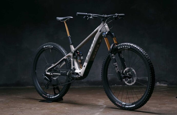 una e-MTB con Bosch de menos de 18 kg y con suspensión dw-link – esmtb.com