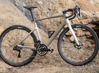 Con solo 10 kg, es una de las bicicletas eléctricas de carretera más ligera y más bonita que existen – www.hibridosyelectricos.com