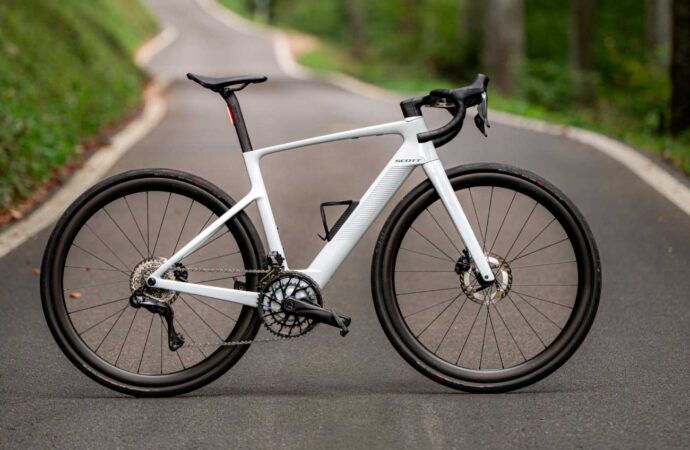 Menos de 10 kg para una e-bike, el logro de la nueva SCOTT Fastlane – esmtb.com