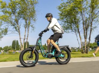 ¿Qué es mejor, una bicicleta eléctrica con alma de scooter o a la inversa? Analizamos ambos conceptos – www.hibridosyelectricos.com